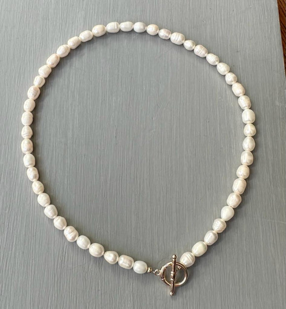 Pearl Necklace With Toggle Clasp