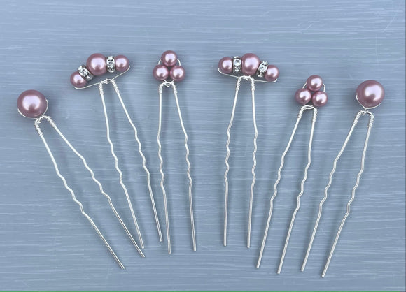 Gorgeous Pearl hair pins made up with Dusky Pink Pearls and Diamante's set of six makes a perfect bridal accessories 